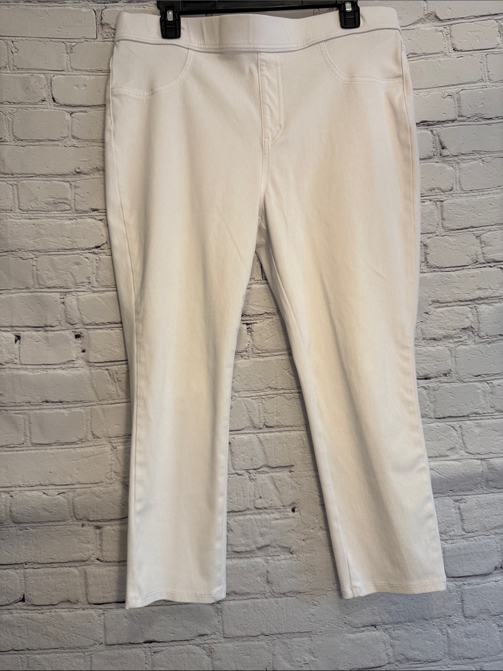 Time and Tru XXL (20) White Slim Cropped Ponte Pants